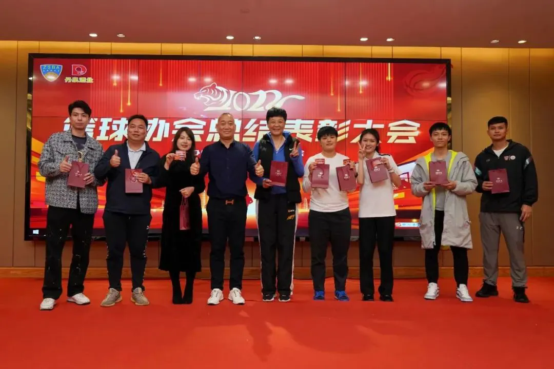 大学生球员如何应对季后赛压力_1